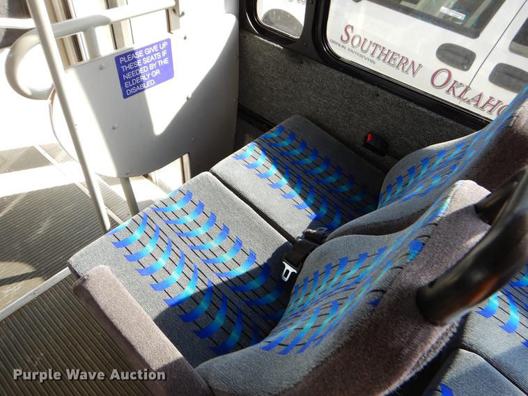 image for item EJ9856 2009 Ford E450 shuttle bus