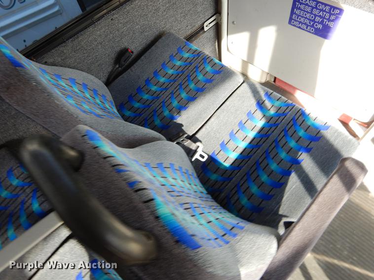 image for item EJ9856 2009 Ford E450 shuttle bus