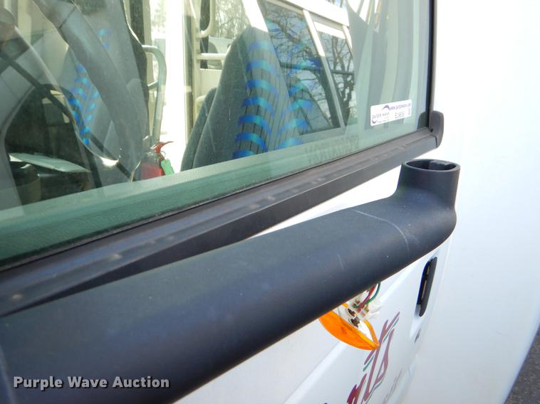 image for item EJ9856 2009 Ford E450 shuttle bus