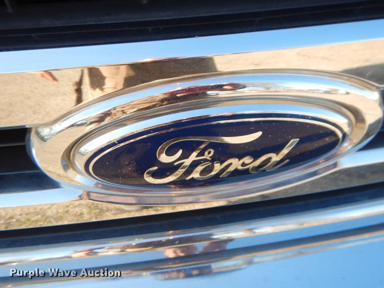 image for item EJ9856 2009 Ford E450 shuttle bus