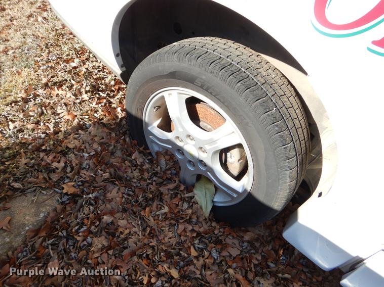 image for item EJ9857 2007 Chevrolet Uplander handicap accessible van