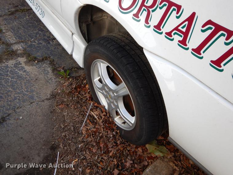 image for item EJ9857 2007 Chevrolet Uplander handicap accessible van