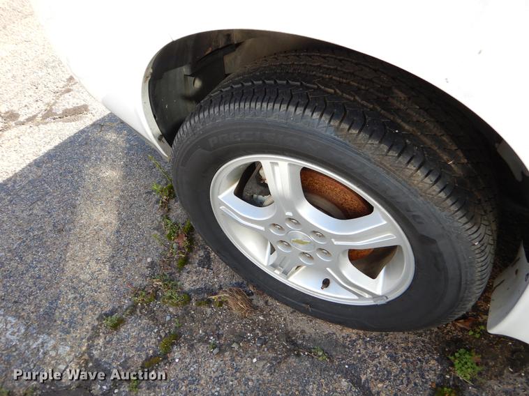 image for item EJ9857 2007 Chevrolet Uplander handicap accessible van