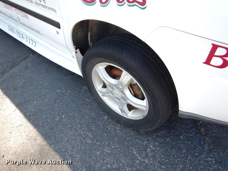 image for item EJ9860 2008 Chevrolet Uplander handicap accessible van