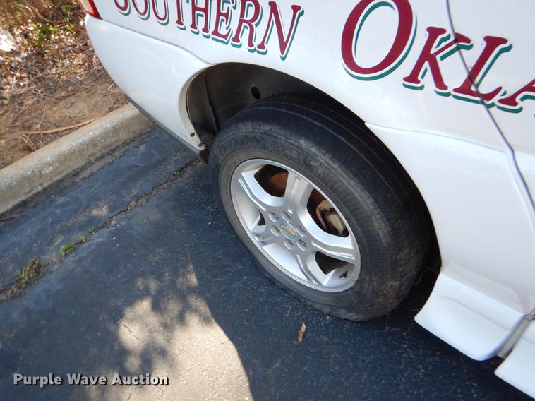 image for item EJ9860 2008 Chevrolet Uplander handicap accessible van