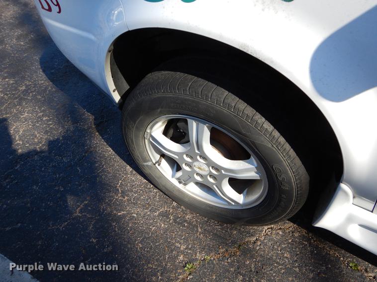 image for item EJ9860 2008 Chevrolet Uplander handicap accessible van