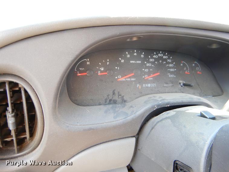 image for item EJ9861 2005 Ford E450 shuttle bus