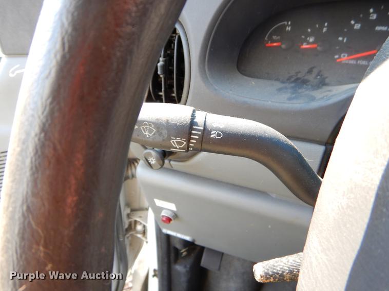 image for item EJ9861 2005 Ford E450 shuttle bus