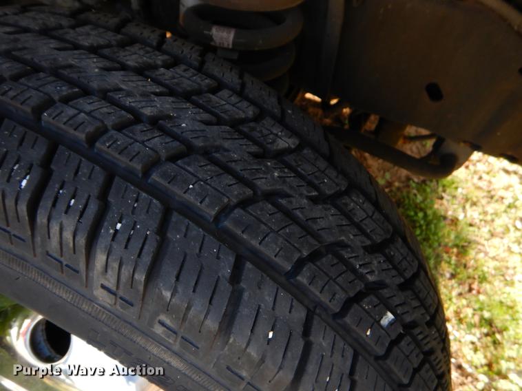 image for item EJ9861 2005 Ford E450 shuttle bus