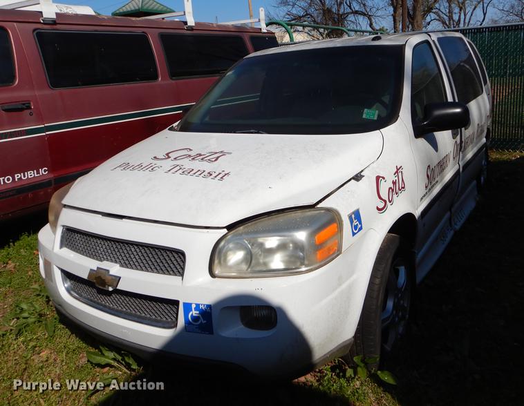 image for item EJ9863 2007 Chevrolet Uplander handicap accessible van