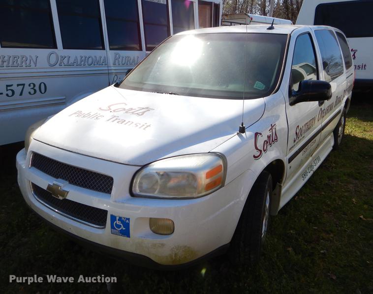 image for item EJ9864 2007 Chevrolet Uplander handicap accessible van