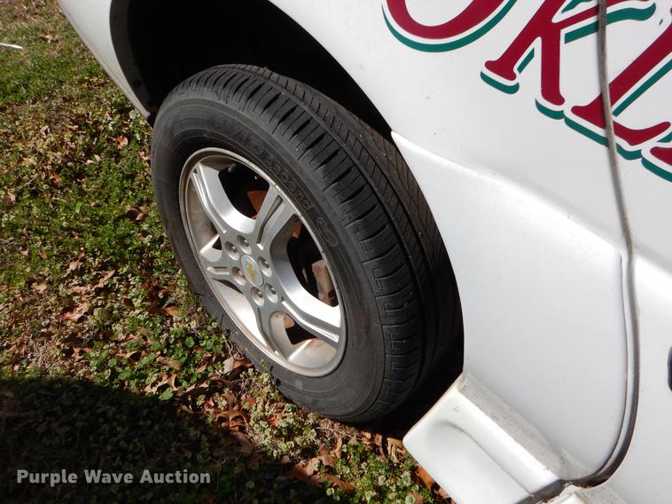 image for item EJ9865 2007 Chevrolet Uplander handicap accessible van