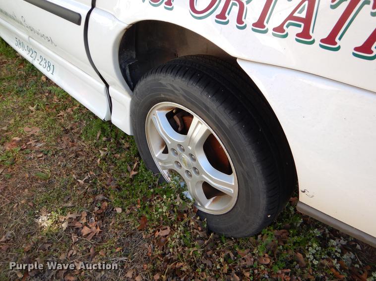 image for item EJ9865 2007 Chevrolet Uplander handicap accessible van