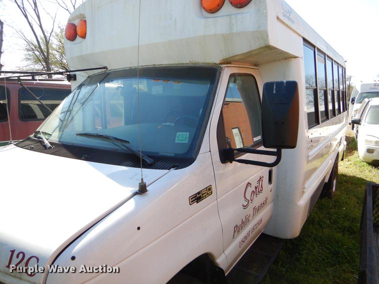 image for item EJ9866 2005 Ford E450 shuttle bus