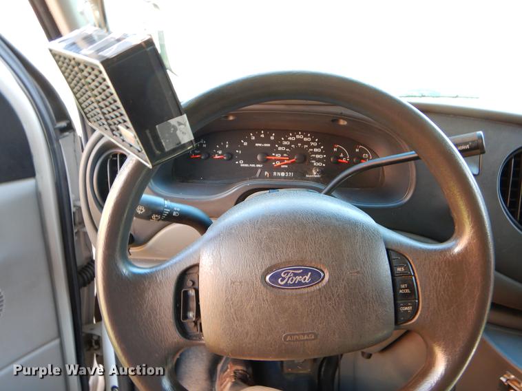 image for item EJ9866 2005 Ford E450 shuttle bus