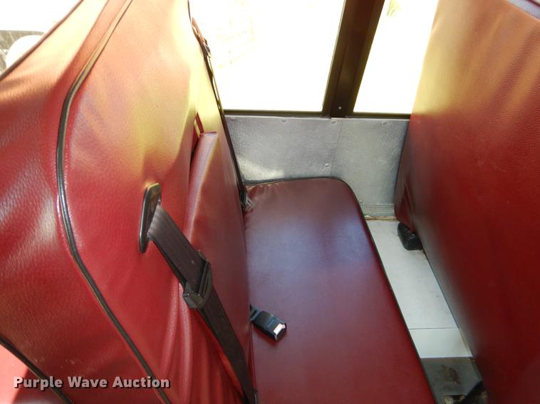 image for item EJ9866 2005 Ford E450 shuttle bus