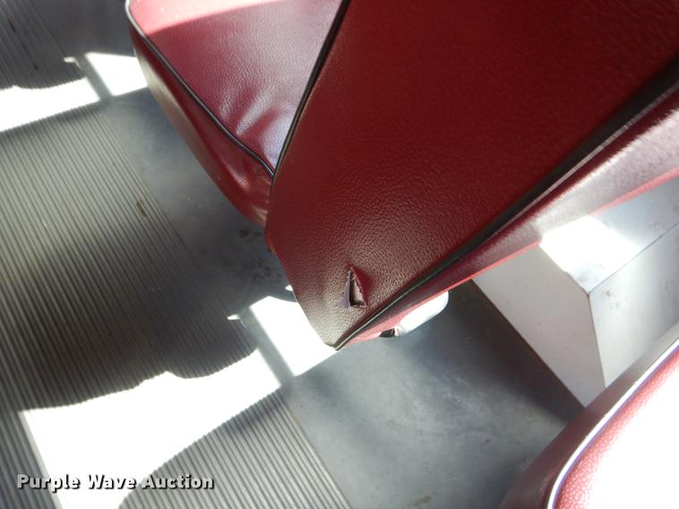 image for item EJ9866 2005 Ford E450 shuttle bus