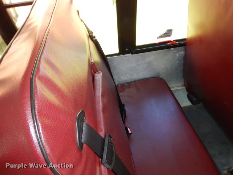 image for item EJ9866 2005 Ford E450 shuttle bus