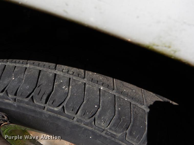 image for item EJ9866 2005 Ford E450 shuttle bus