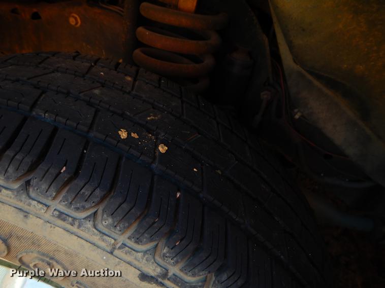 image for item EJ9866 2005 Ford E450 shuttle bus