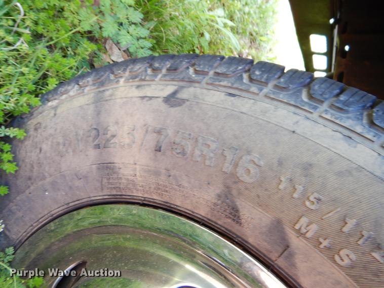 image for item EJ9866 2005 Ford E450 shuttle bus