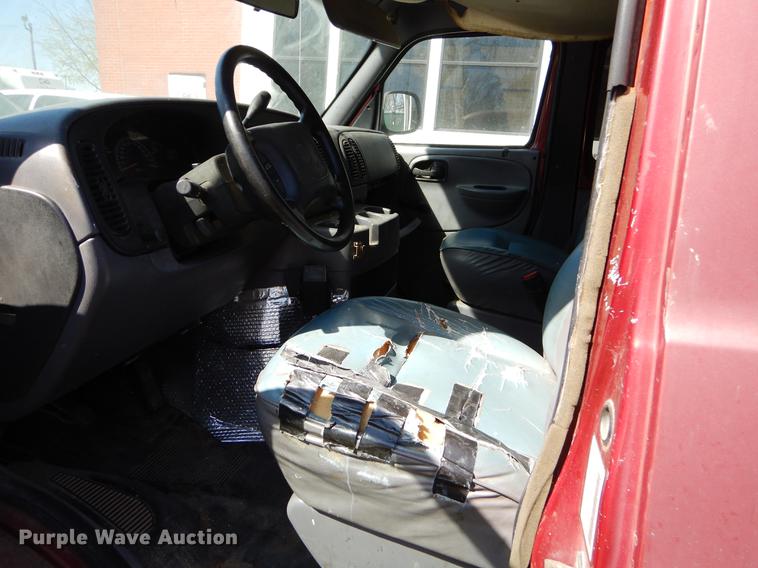 image for item EJ9869 2000 Dodge Ram Wagon B3500 Maxi van