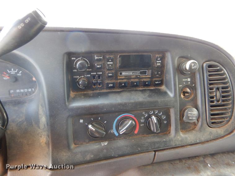 image for item EJ9869 2000 Dodge Ram Wagon B3500 Maxi van