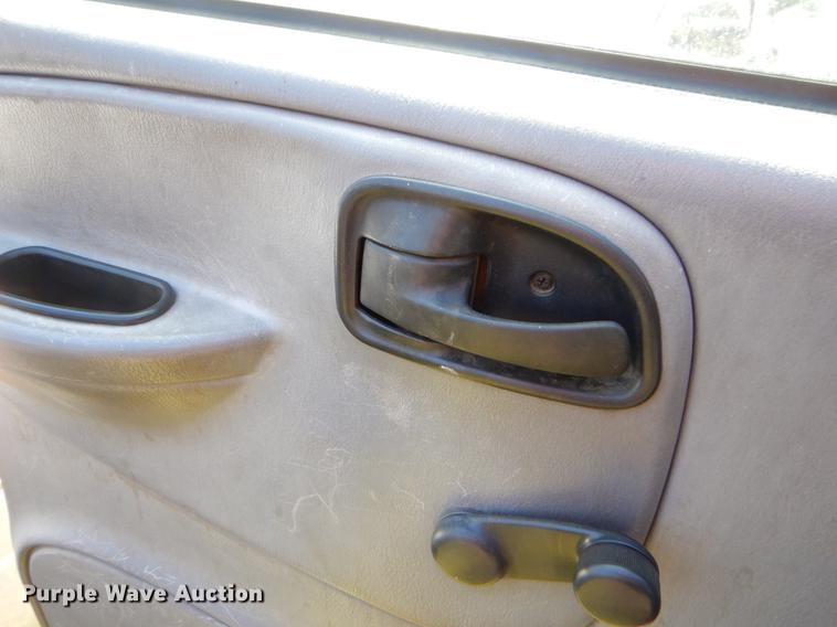 image for item EJ9869 2000 Dodge Ram Wagon B3500 Maxi van