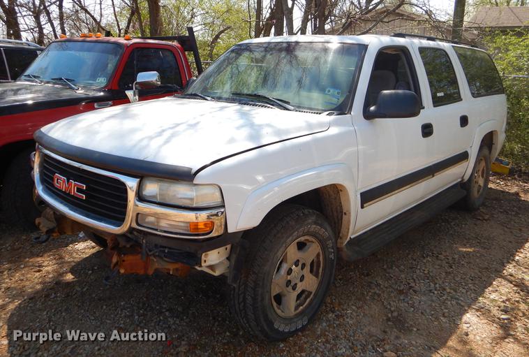 image for item EJ9871 2003 Chevrolet Suburban SUV