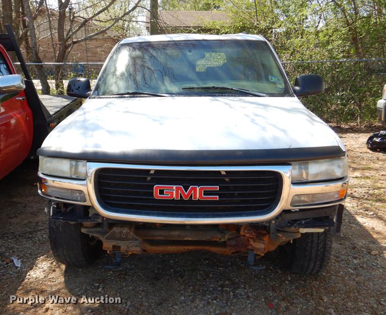 image for item EJ9871 2003 Chevrolet Suburban SUV