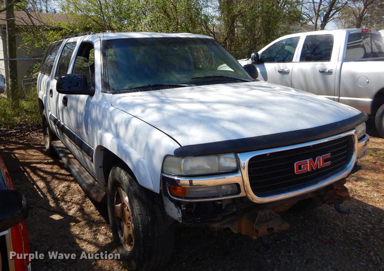 image for item EJ9871 2003 Chevrolet Suburban SUV