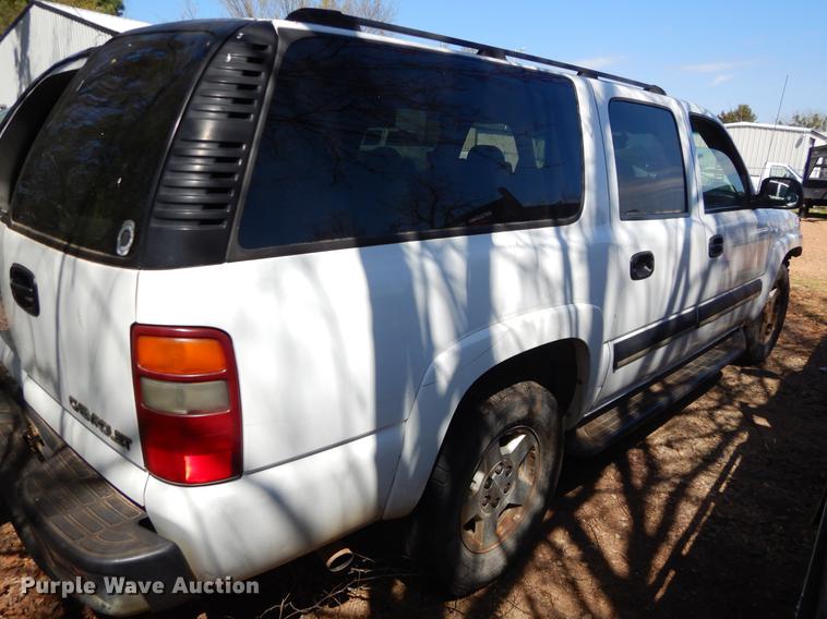 image for item EJ9871 2003 Chevrolet Suburban SUV