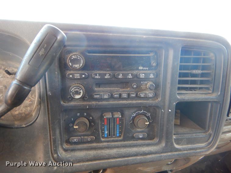 image for item EJ9871 2003 Chevrolet Suburban SUV