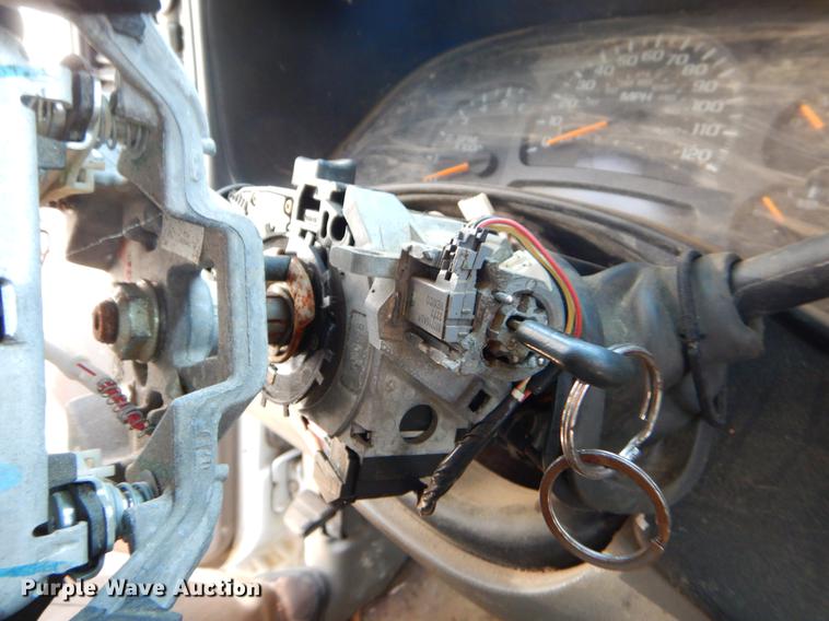 image for item EJ9871 2003 Chevrolet Suburban SUV