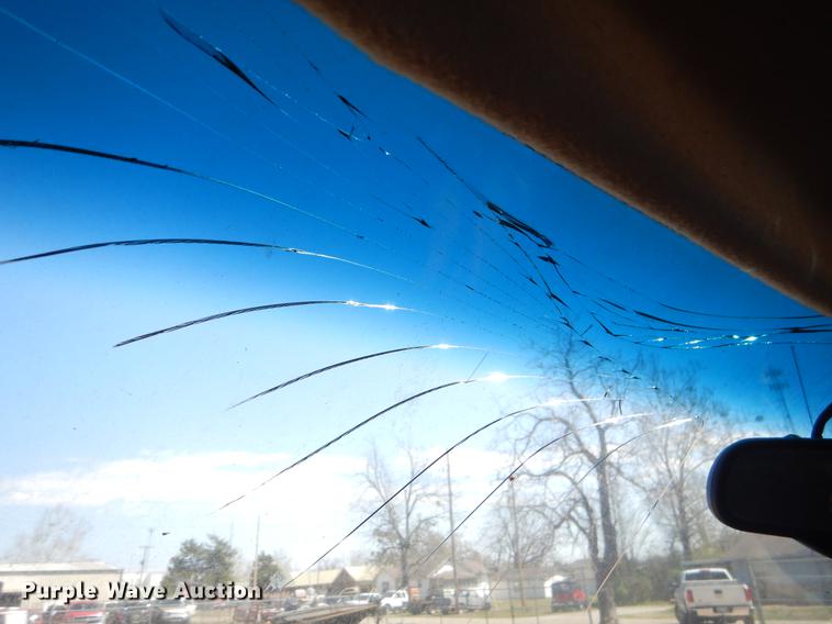 image for item EJ9871 2003 Chevrolet Suburban SUV