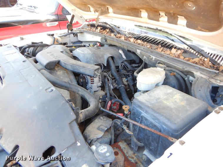 image for item EJ9871 2003 Chevrolet Suburban SUV