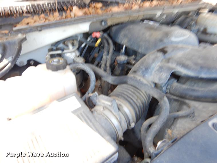 image for item EJ9871 2003 Chevrolet Suburban SUV