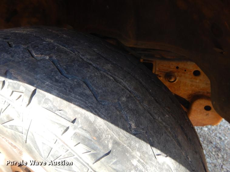 image for item EJ9871 2003 Chevrolet Suburban SUV