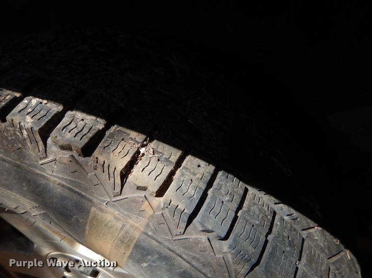 image for item EJ9871 2003 Chevrolet Suburban SUV