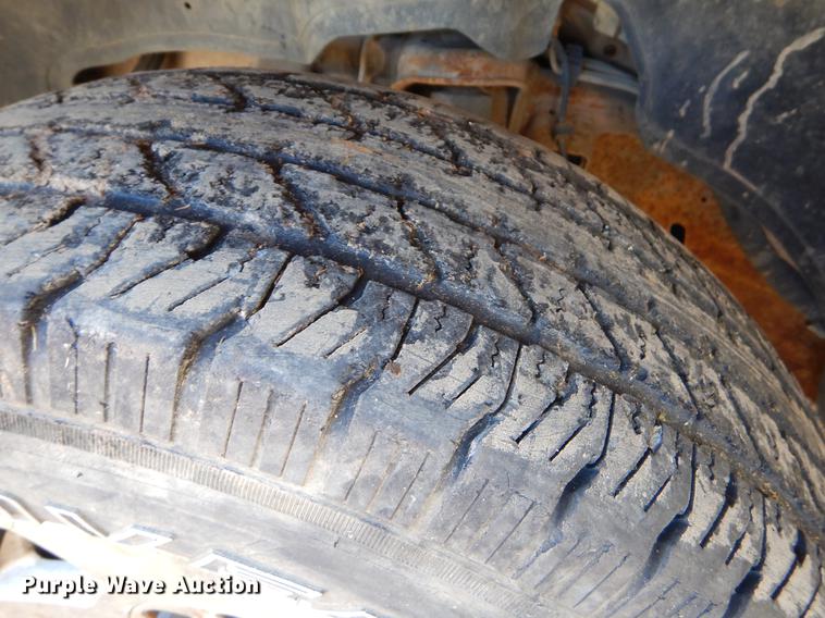 image for item EJ9871 2003 Chevrolet Suburban SUV