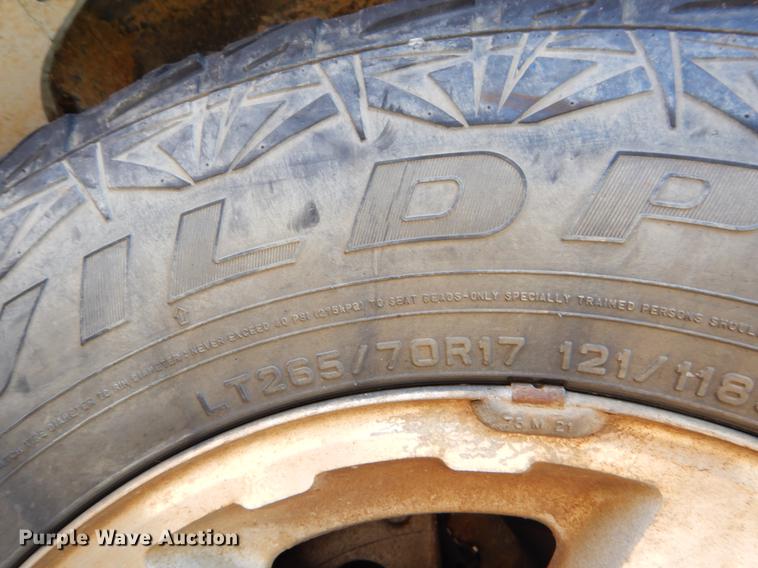 image for item EJ9871 2003 Chevrolet Suburban SUV