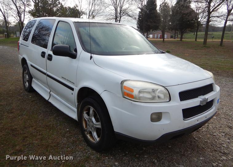 image for item EJ9900 2006 Chevrolet Uplander handicap accessible van