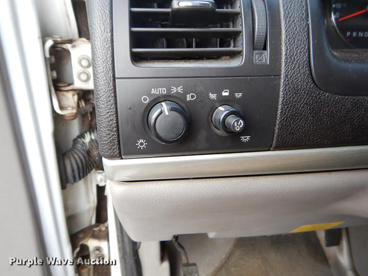 image for item EJ9900 2006 Chevrolet Uplander handicap accessible van