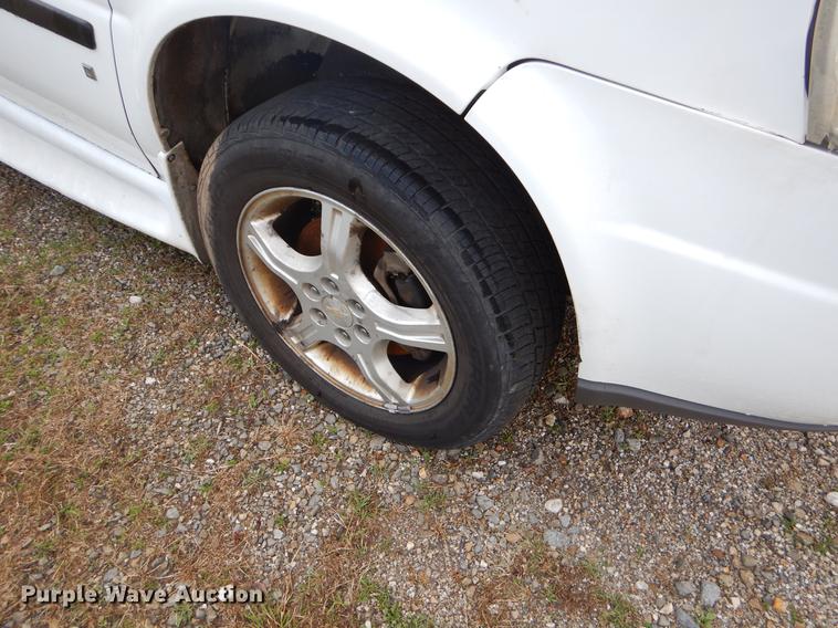 image for item EJ9900 2006 Chevrolet Uplander handicap accessible van