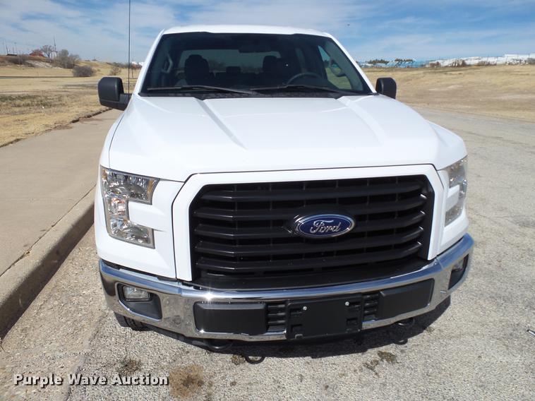 image for item EN9533 2015 Ford F150 XLT SuperCrew Cab pickup truck