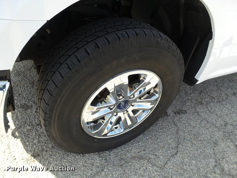 image for item EN9533 2015 Ford F150 XLT SuperCrew Cab pickup truck