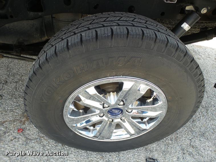 image for item EN9533 2015 Ford F150 XLT SuperCrew Cab pickup truck