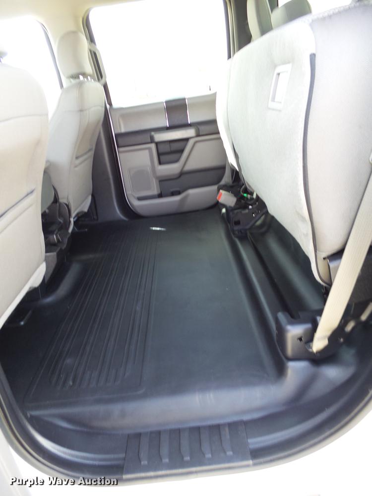 image for item EN9533 2015 Ford F150 XLT SuperCrew Cab pickup truck