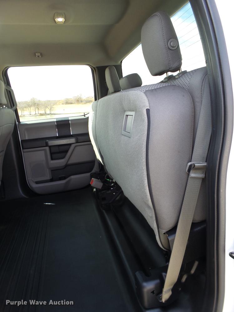 image for item EN9533 2015 Ford F150 XLT SuperCrew Cab pickup truck