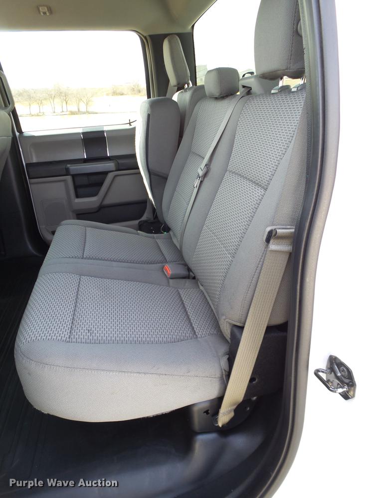 image for item EN9533 2015 Ford F150 XLT SuperCrew Cab pickup truck